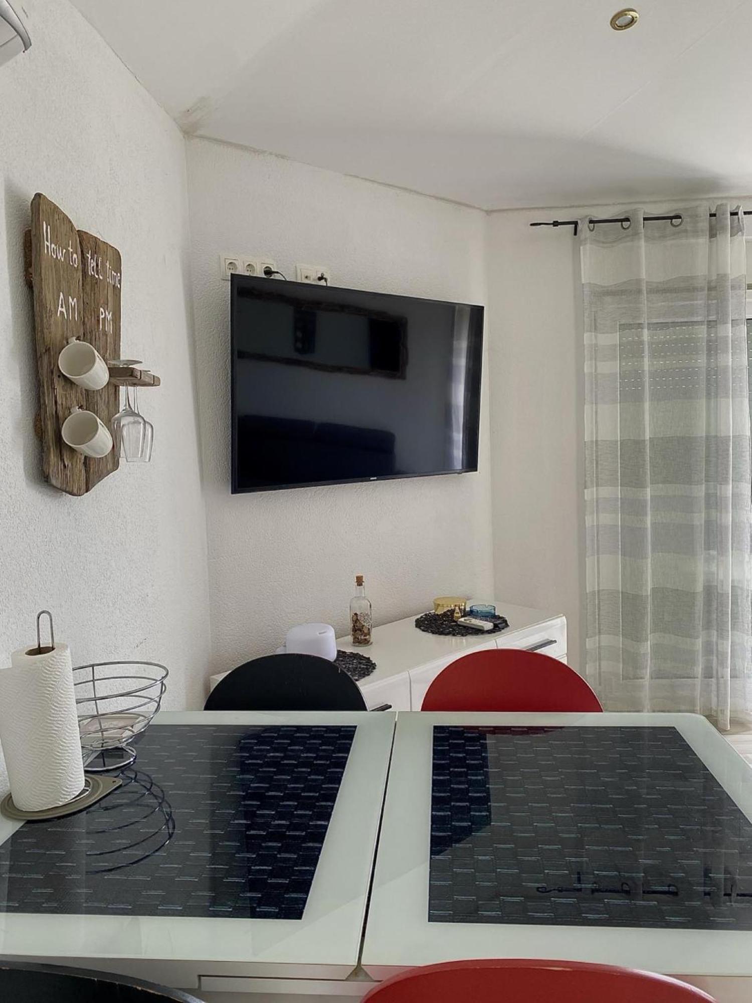 Apartments Ema 洛夫兰 外观 照片